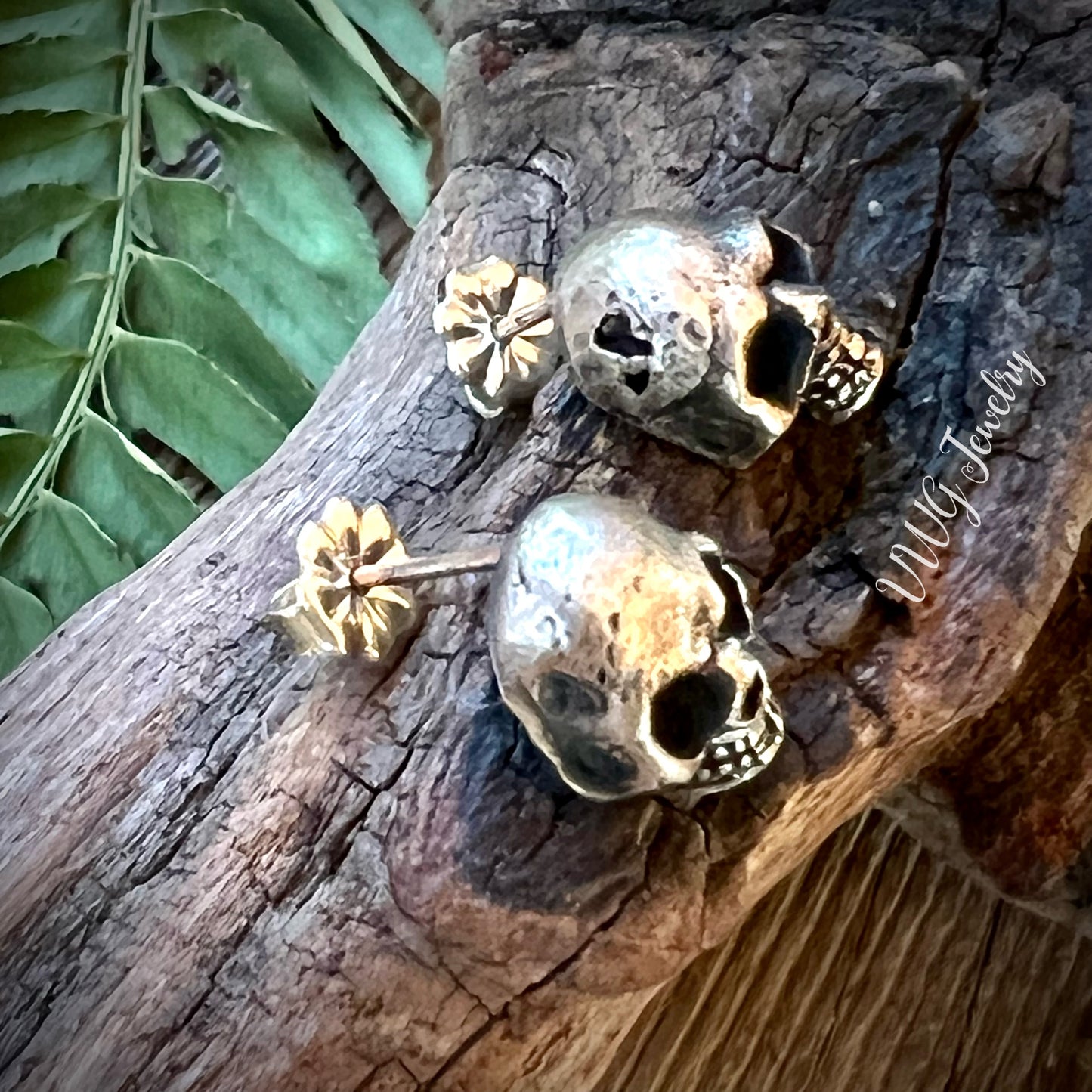 Skull Stud Earrings .925