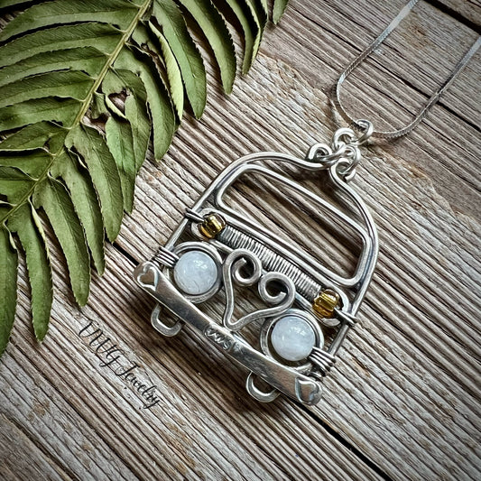 Love Bay Bus Sterling Wire Necklace