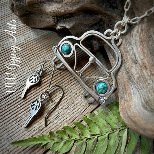 Love Bug Sterling Wire Necklace