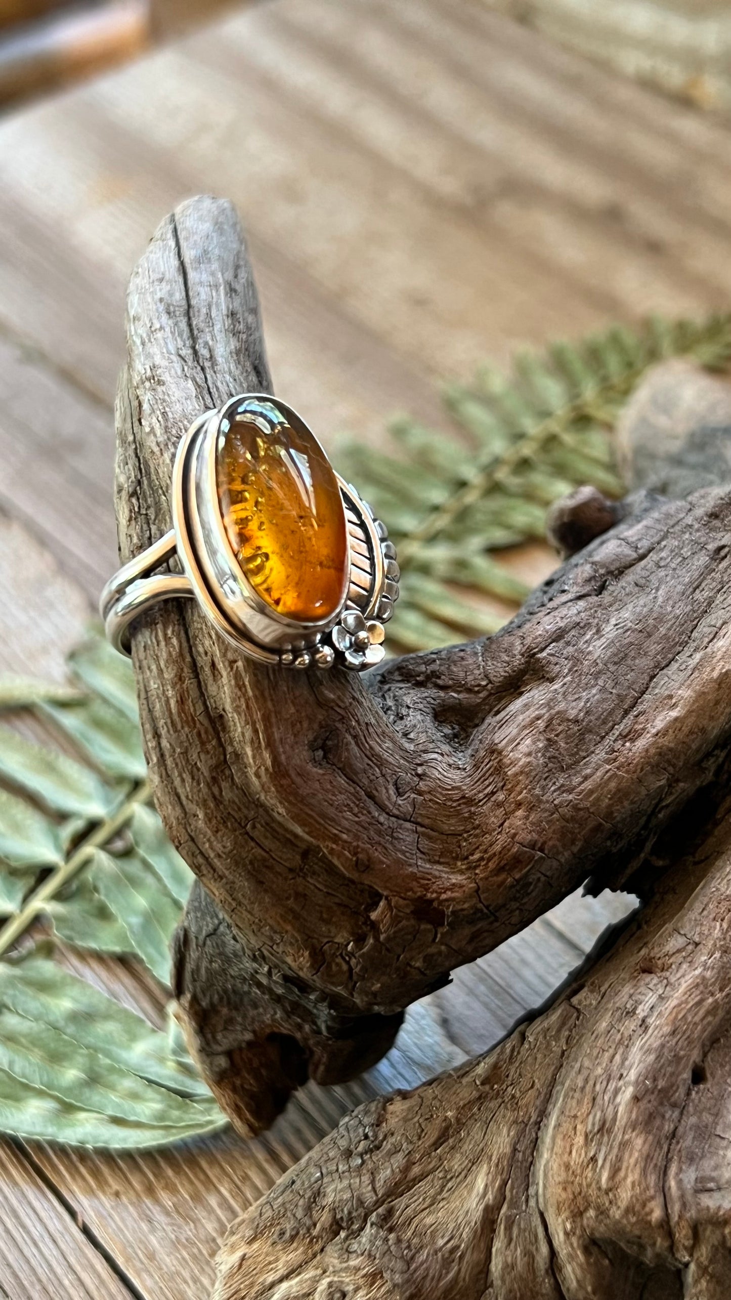 Amber Henna sm Flower Sterling Silver Ring 7.5