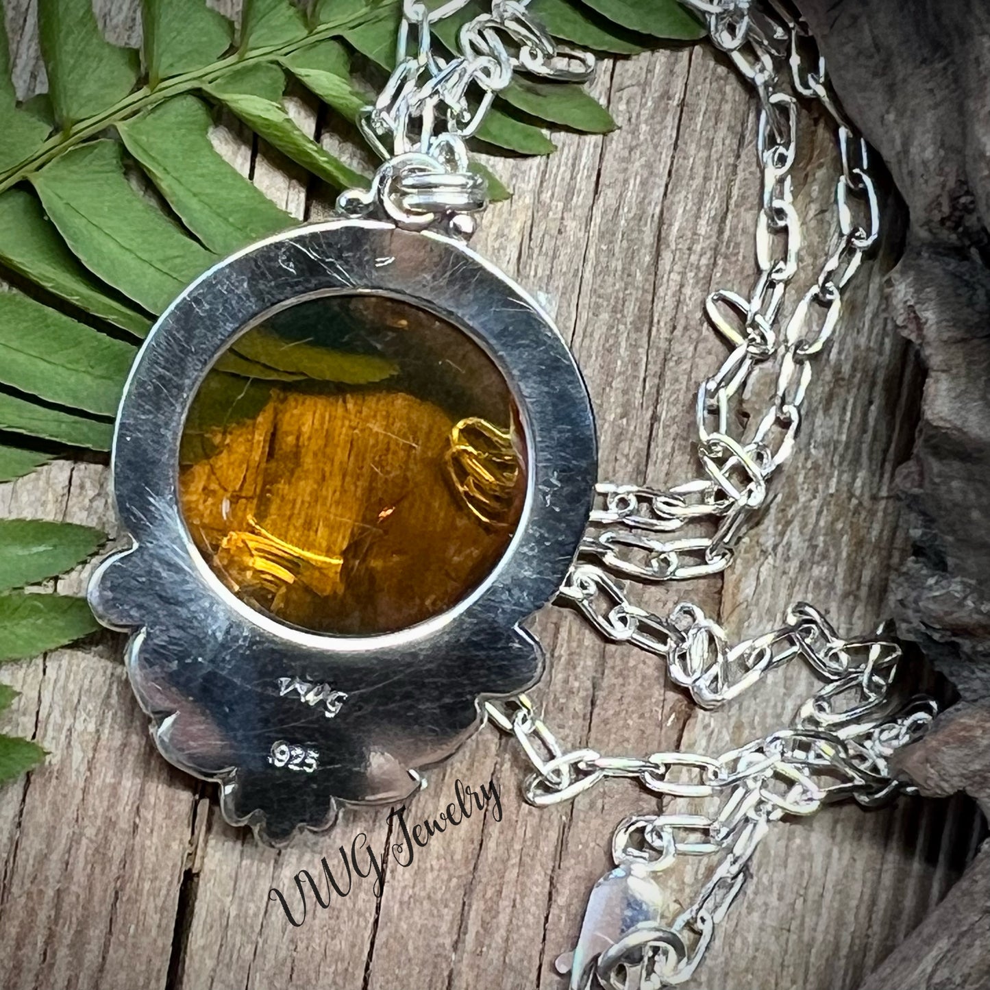 Hawks Moth Amber .925 Necklace