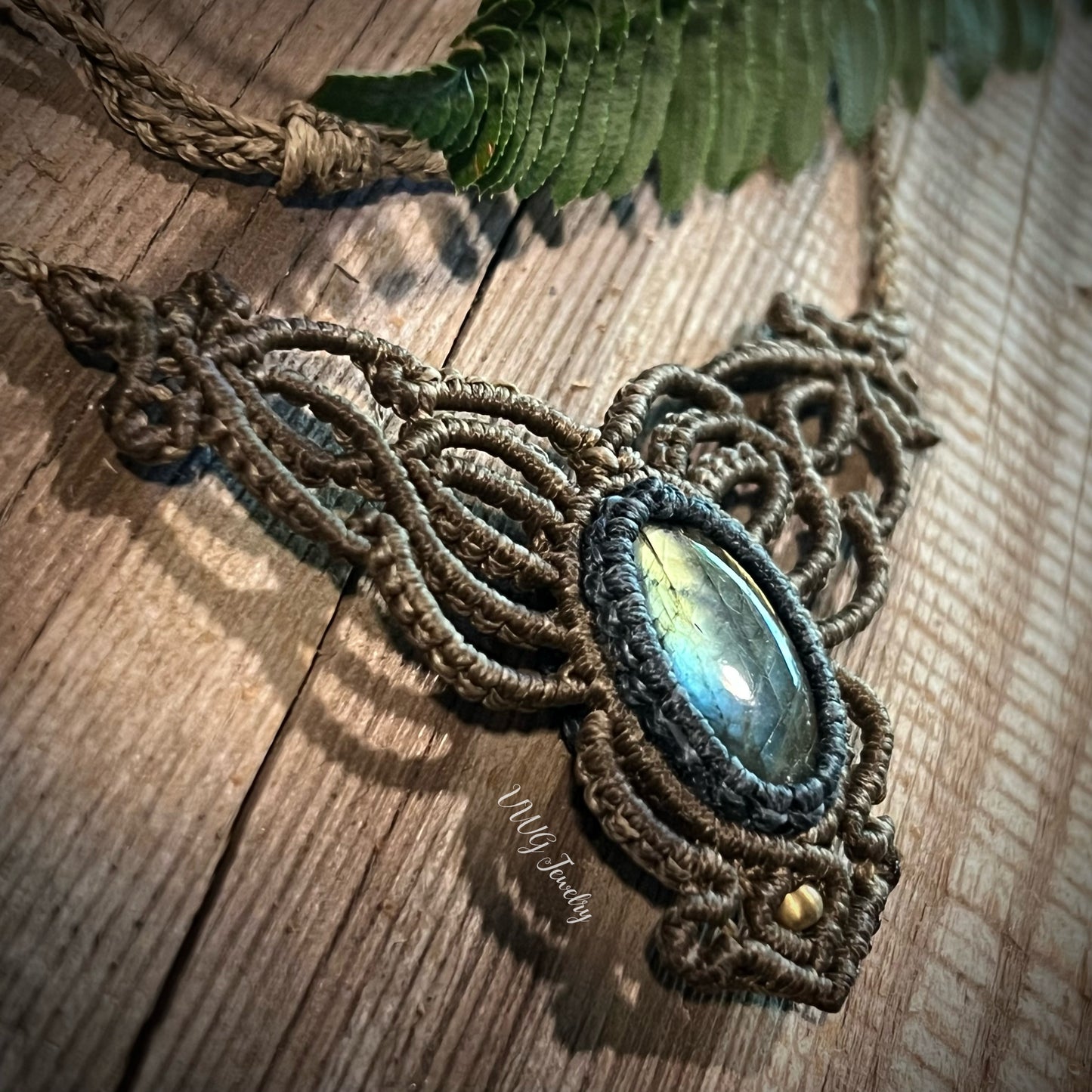 Oval Labradorite Macrame Necklace