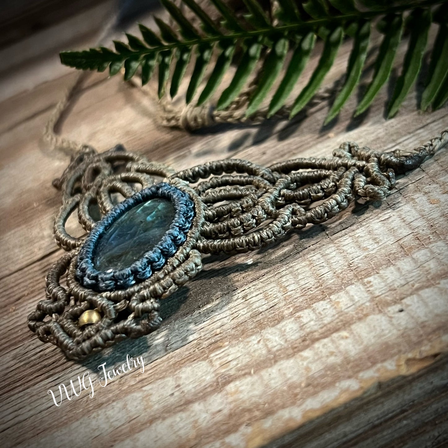 Oval Labradorite Macrame Necklace