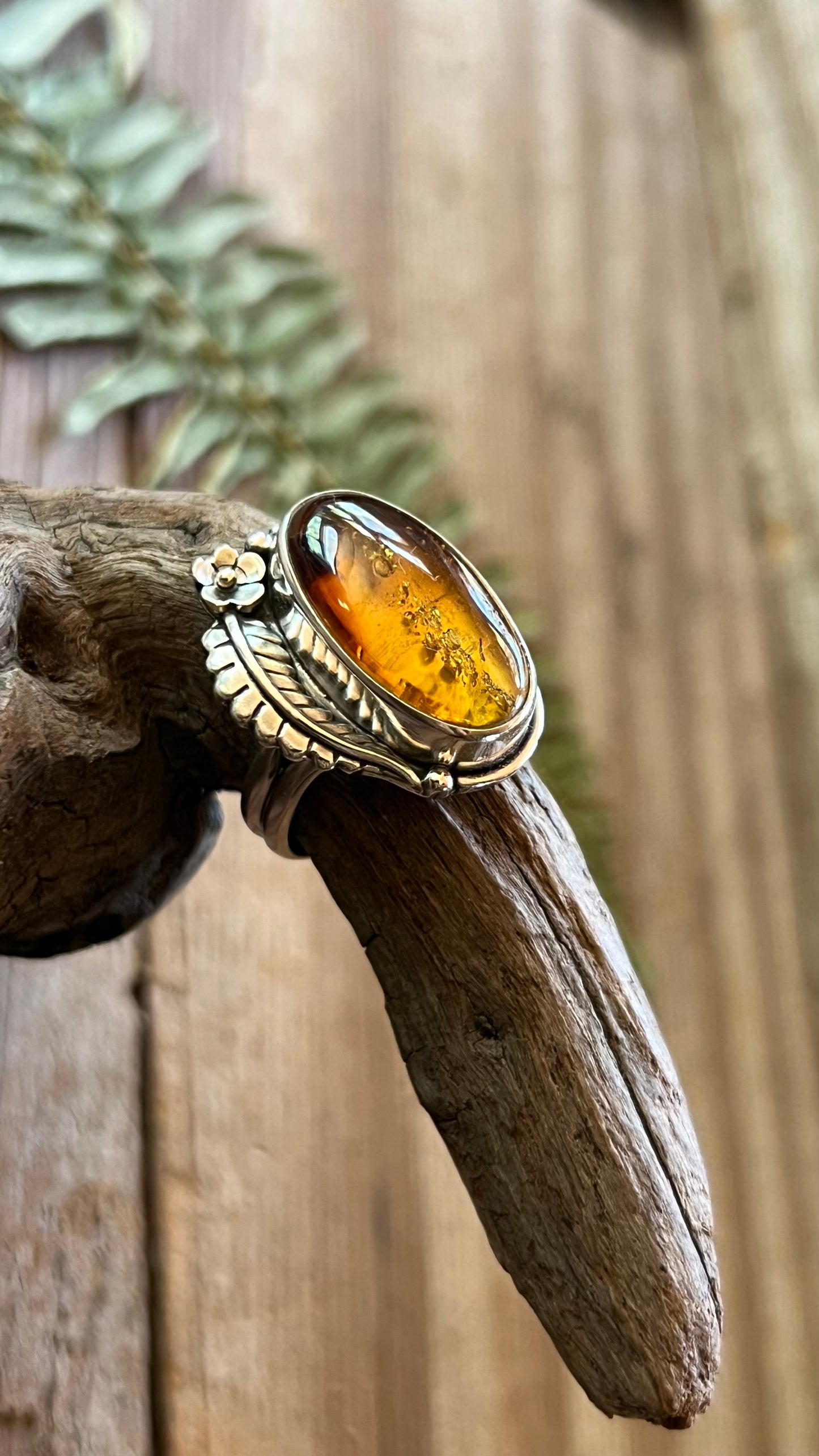 Amber Henna sm Flower Sterling Silver Ring 7.5