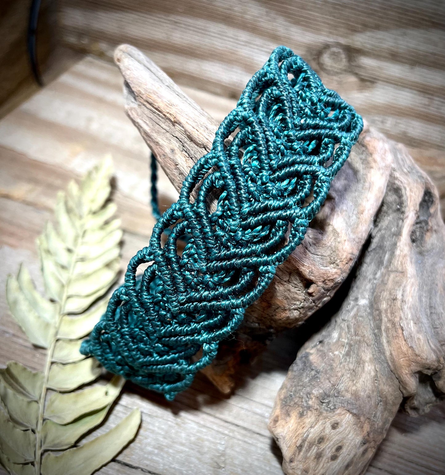 Macrame Corazón Heart Bracelet Handmade Adjustable