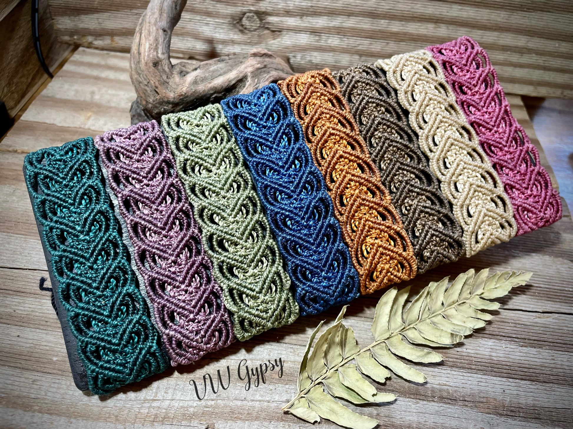 Macrame Corazón Heart Bracelet Handmade Adjustable