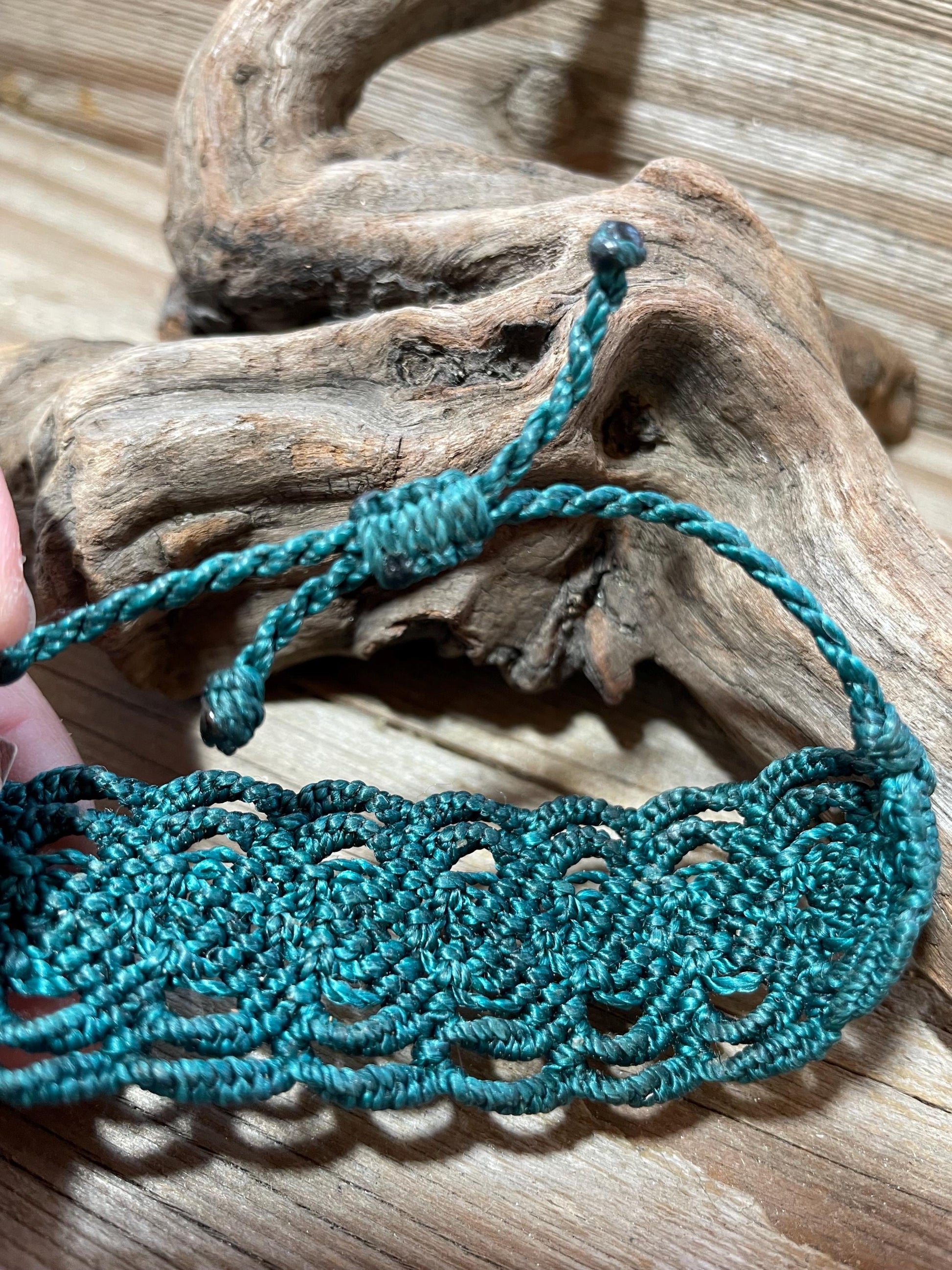 Macrame Corazón Heart Bracelet Handmade Adjustable